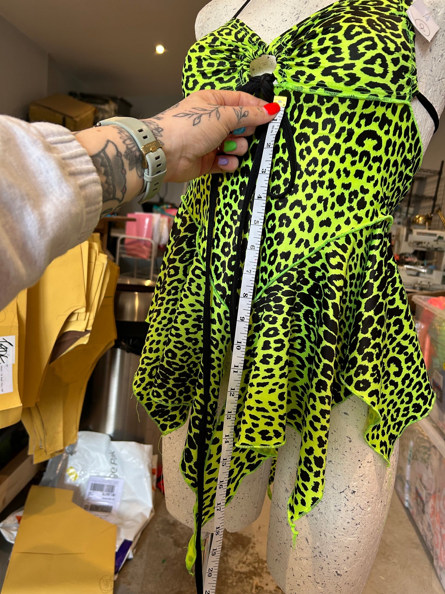 (R2S) UK 8 -Neon Green Leopard