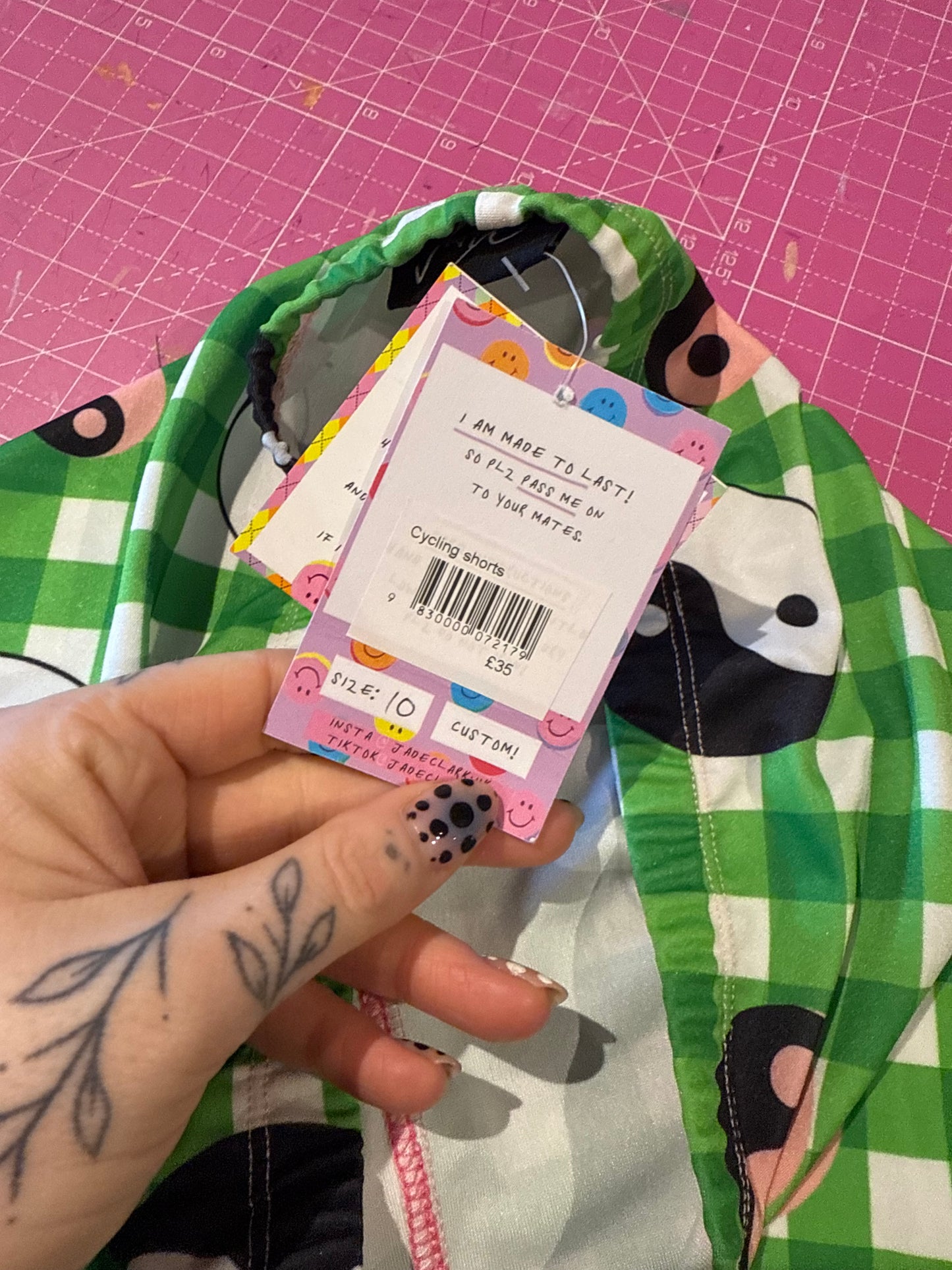 Sample sale// UK SIZE 10 - green yin cycling shorts