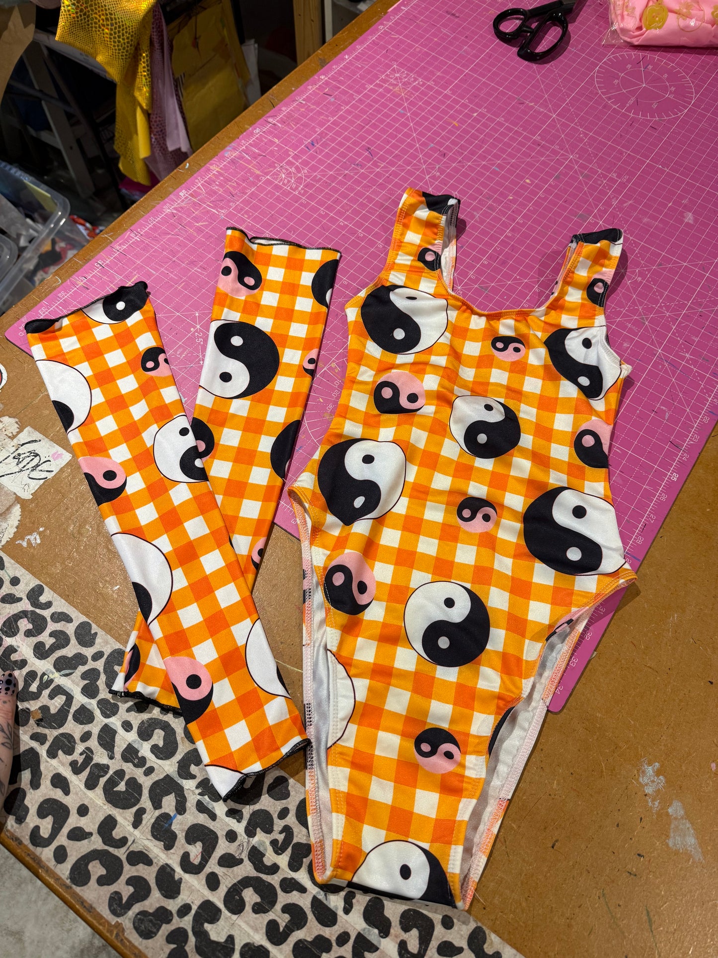 Sample sale// UK SIZE 6 Orange ying yang, leotard and sleeve set.