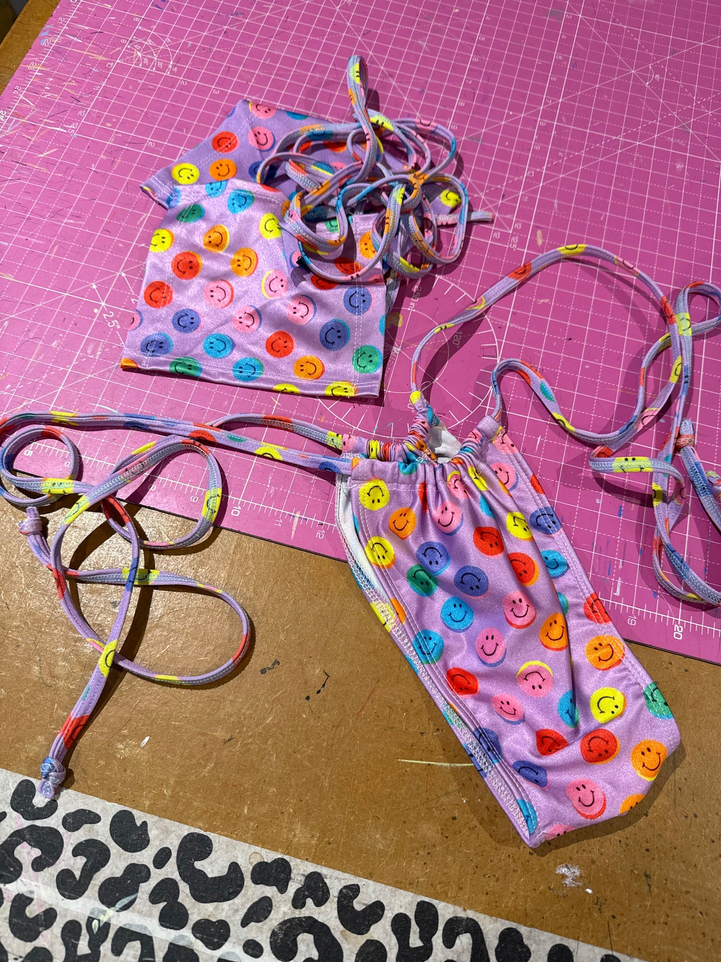 Sample sale// UK SIZE small- Lilac smiley minimal kini