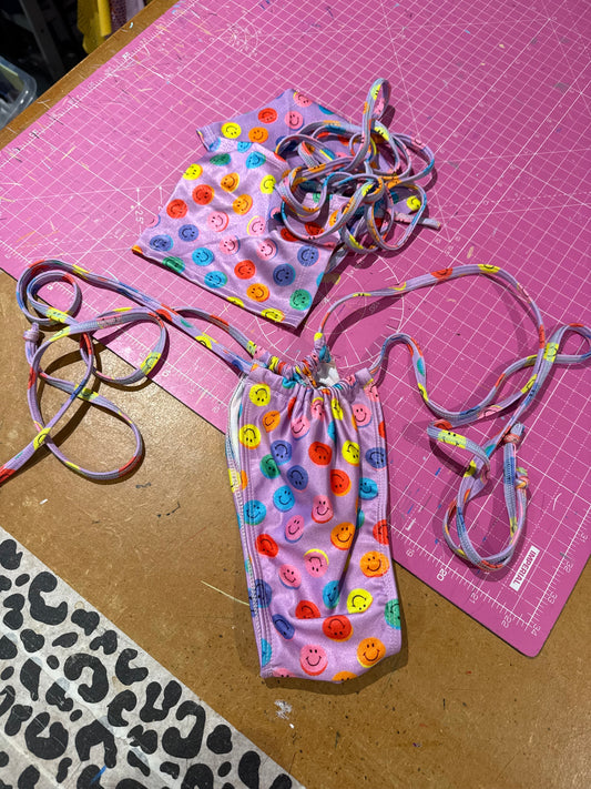 Sample sale// UK SIZE small- Lilac smiley minimal kini