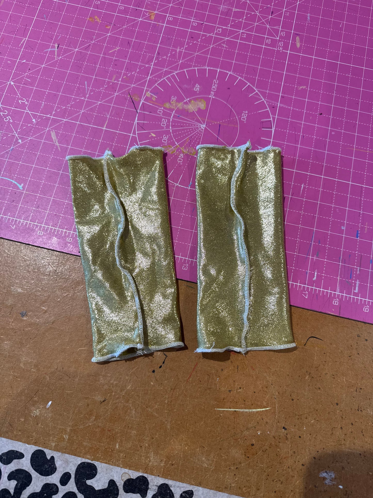 Sample sale// UK SIZE small metallic gold cuffs