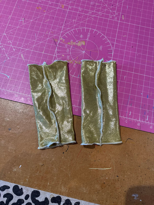 Sample sale// UK SIZE small metallic gold cuffs