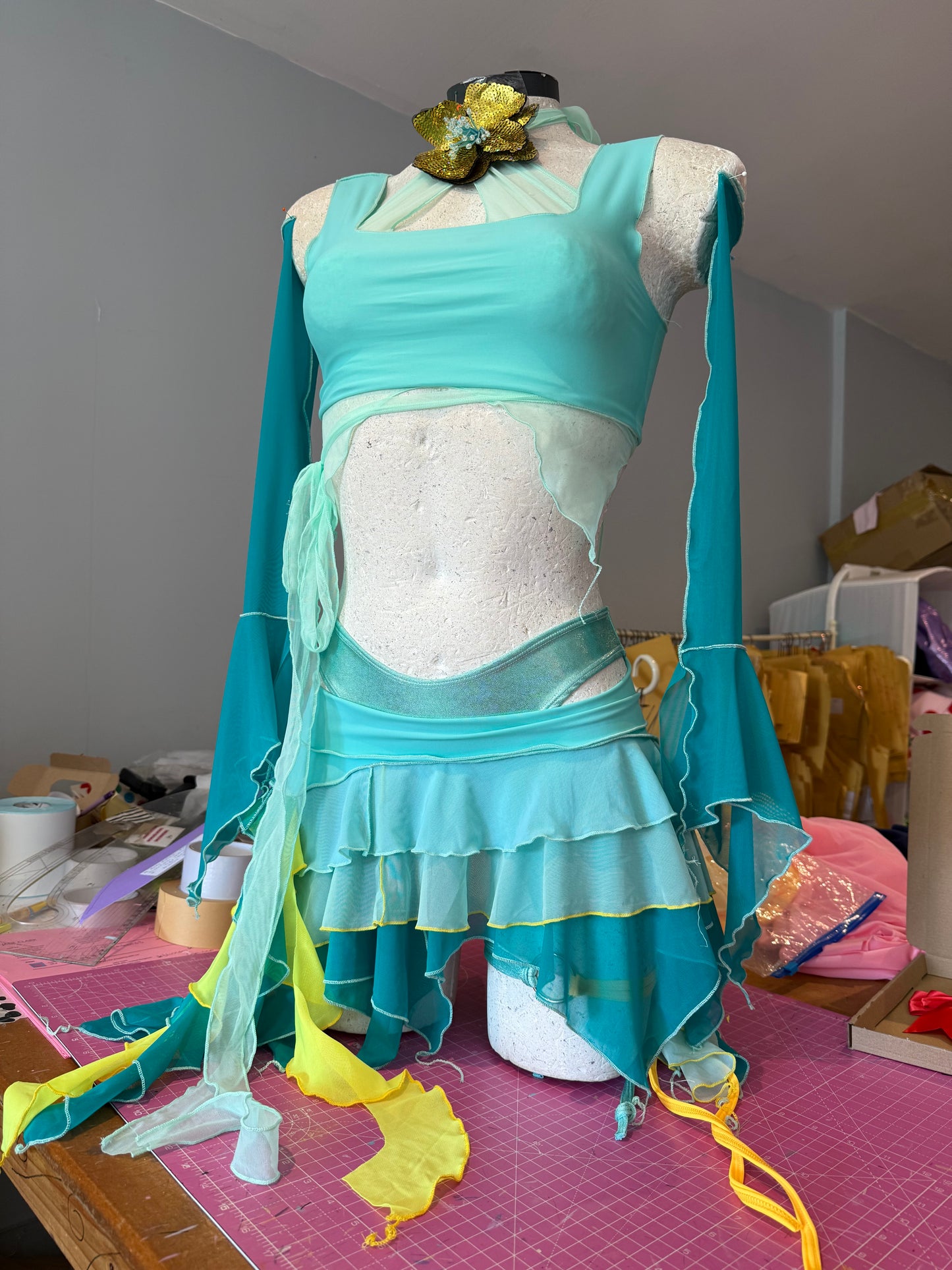 Bloom frilled set-