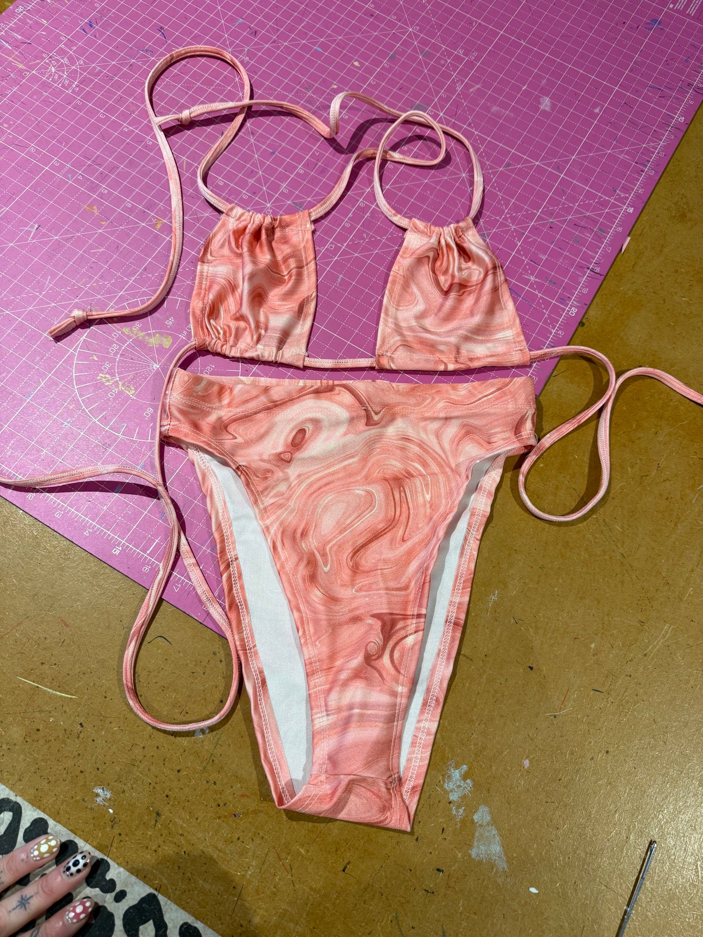Sample sale// UK SIZE 8 pink 3D marble kini