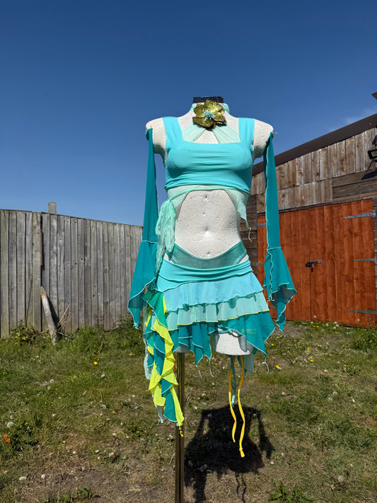 Bloom frilled set-