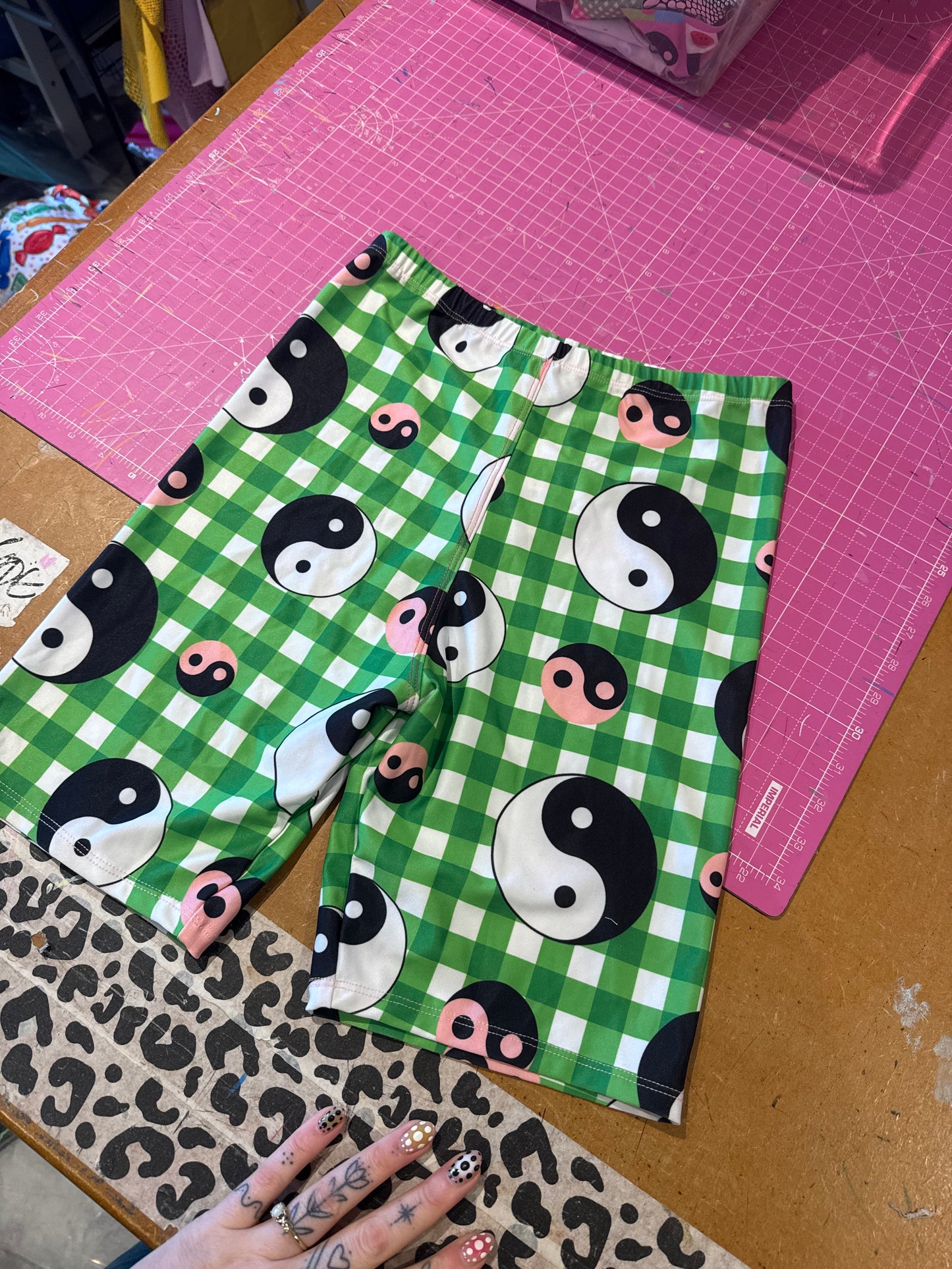 Sample sale// UK SIZE 10 - green yin cycling shorts