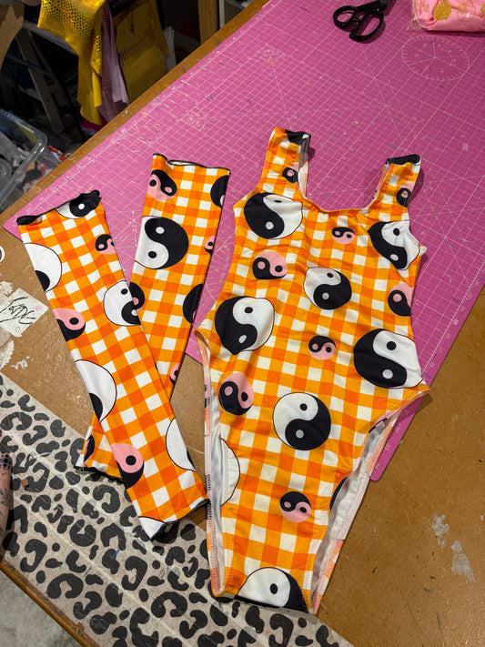 Sample sale// UK SIZE 6 Orange ying yang, leotard and sleeve set.