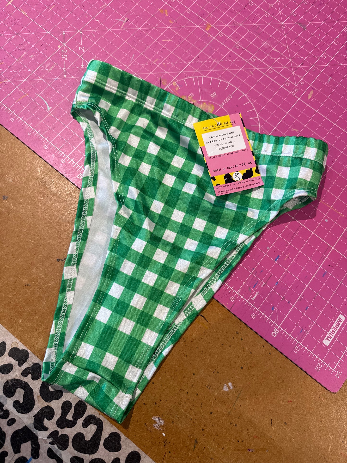 Sample sale// UK SIZE 8green check bottoms