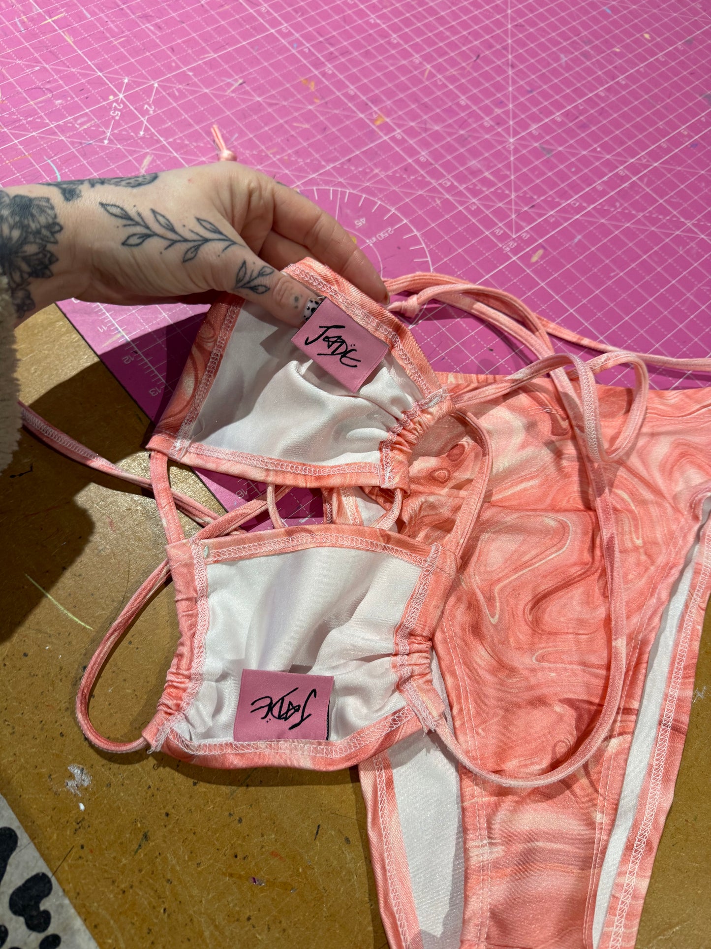 Sample sale// UK SIZE 8 pink 3D marble kini