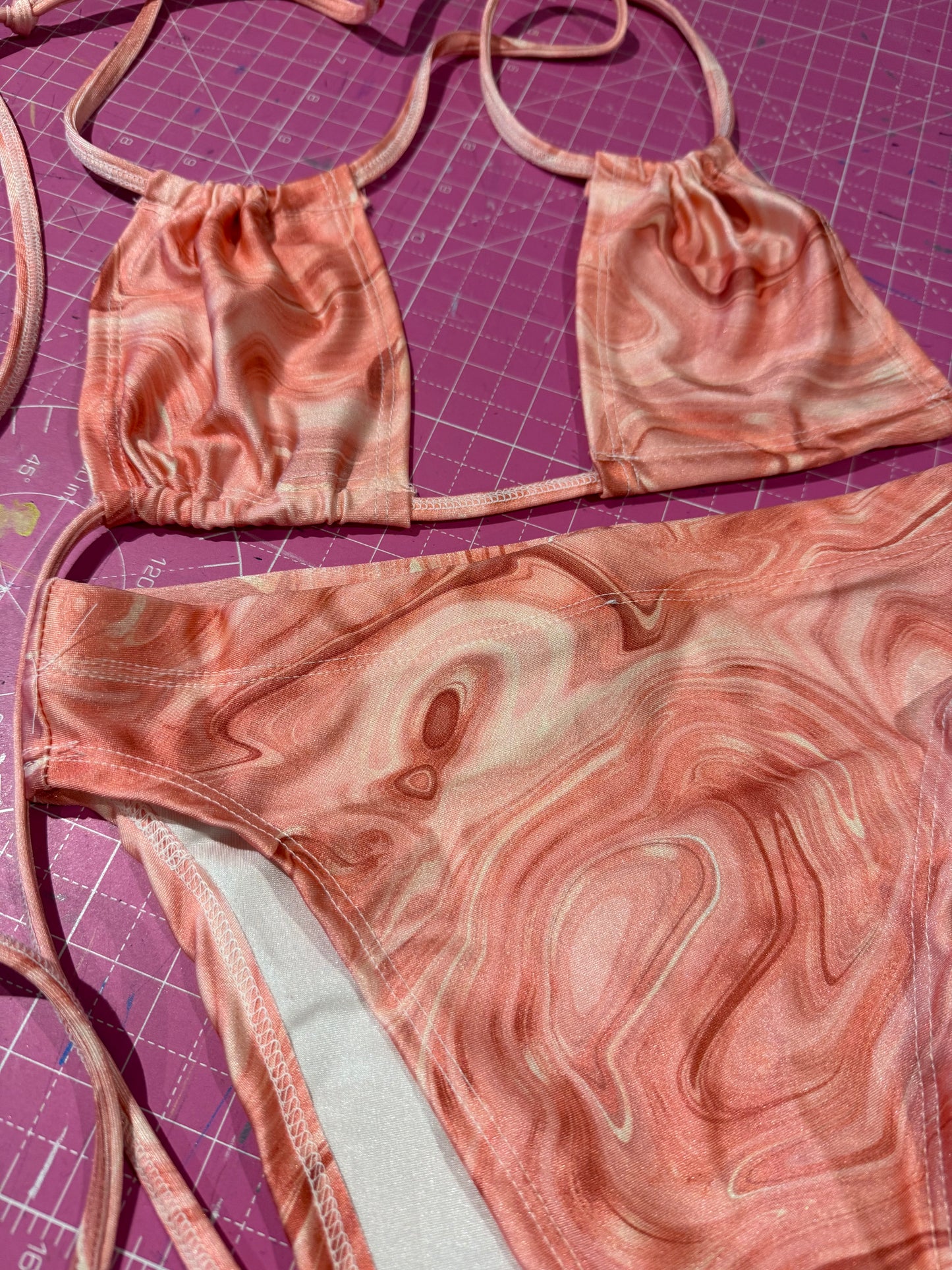 Sample sale// UK SIZE 8 pink 3D marble kini