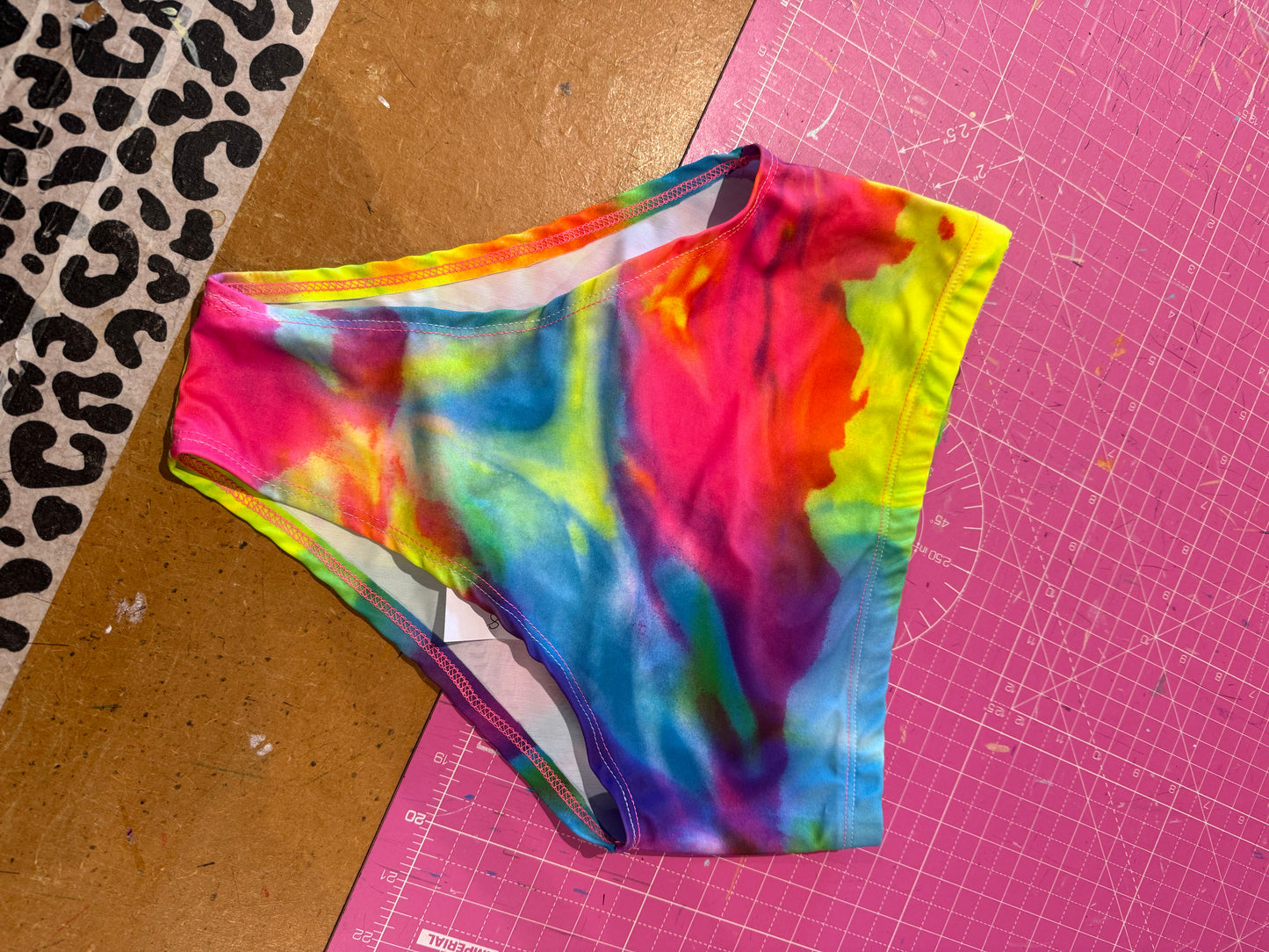Sample sale// UK size 10 neon tiedye bottoms (OLD TOPSHOP STOCK*)