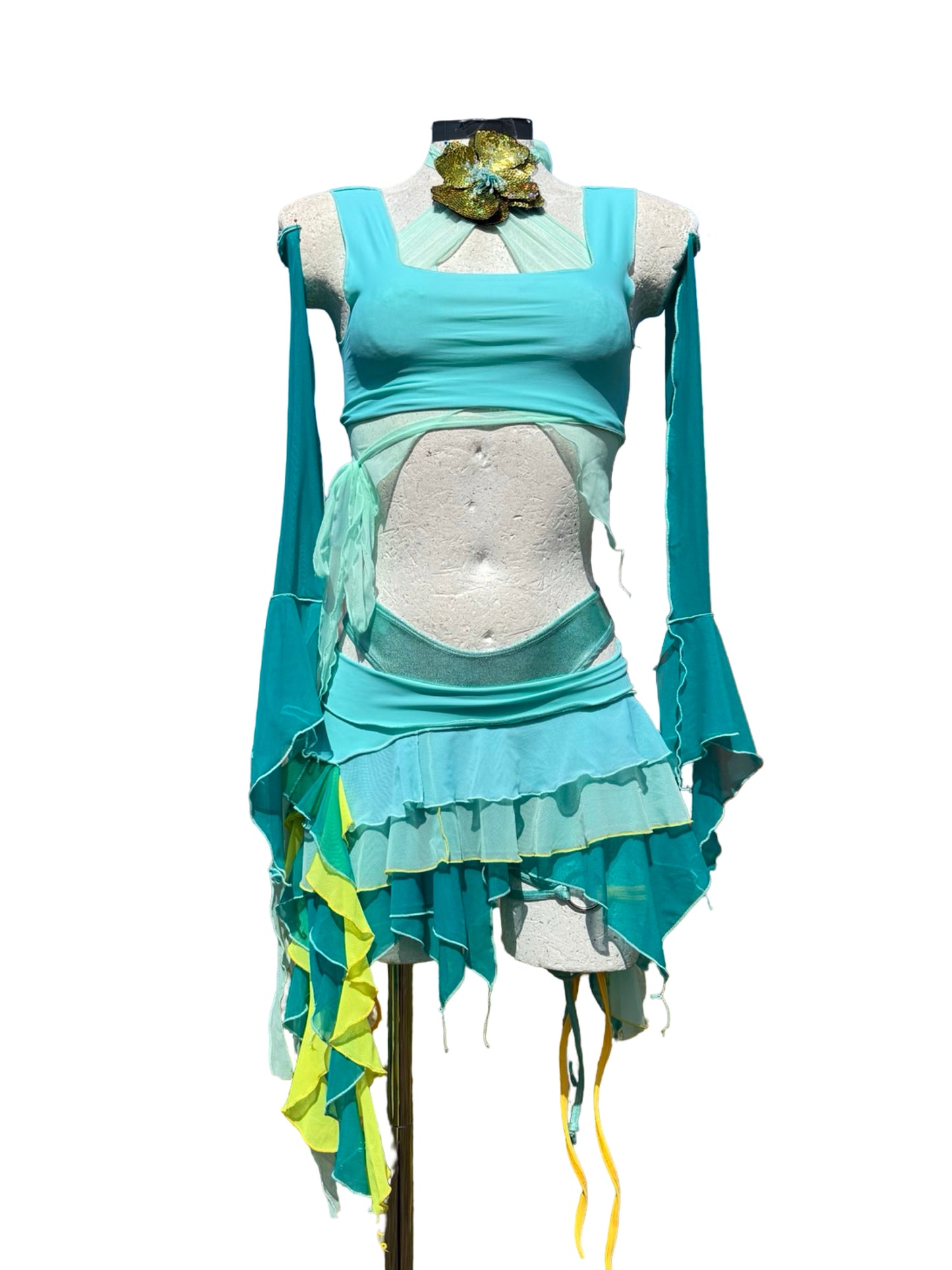 Bloom frilled set-